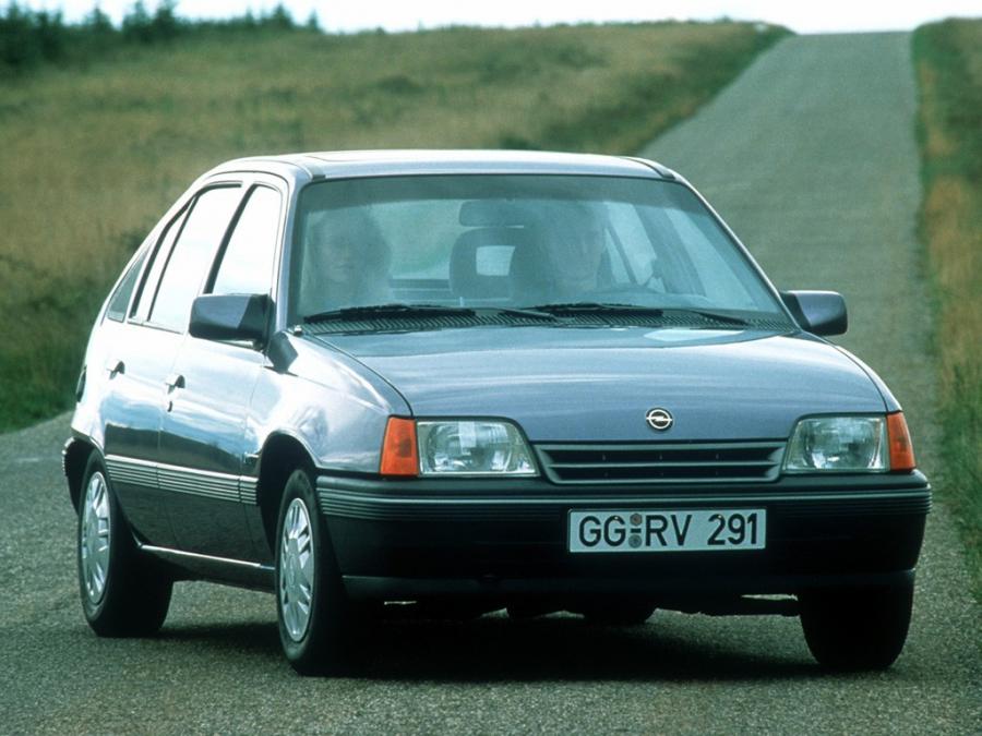  Opel Kadett Beauty 5-Door (E) 1990 года  (фото 2 из 8)